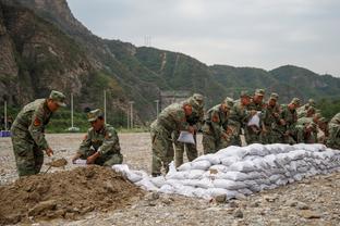 迪亚斯半场数据：造点+进球被吹 2次关键传球 评分7.2